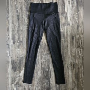 Athleta Salutation Stash Pocket 7/8 Tight Black Patterned Leggings, Size XXS